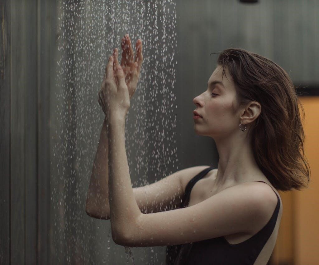 How to Treat Dry Skin: Causes, Remedies & Best Moisturizers